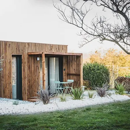 Le Du Hameau Sales